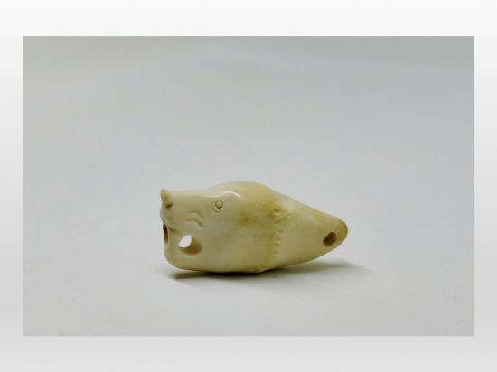 Фигурка-кулон из клыка моржа