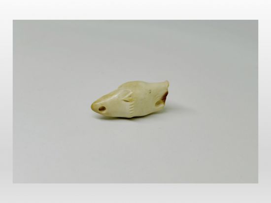 Фигурка-кулон из клыка моржа